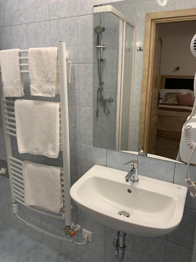 Varga Vendeghaz Sumegpraga Exteriör bild